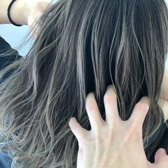 グラデーションカラー ストリート
コントラストハイライト ミディアム ヘアスタイルや髪型の写真・画像