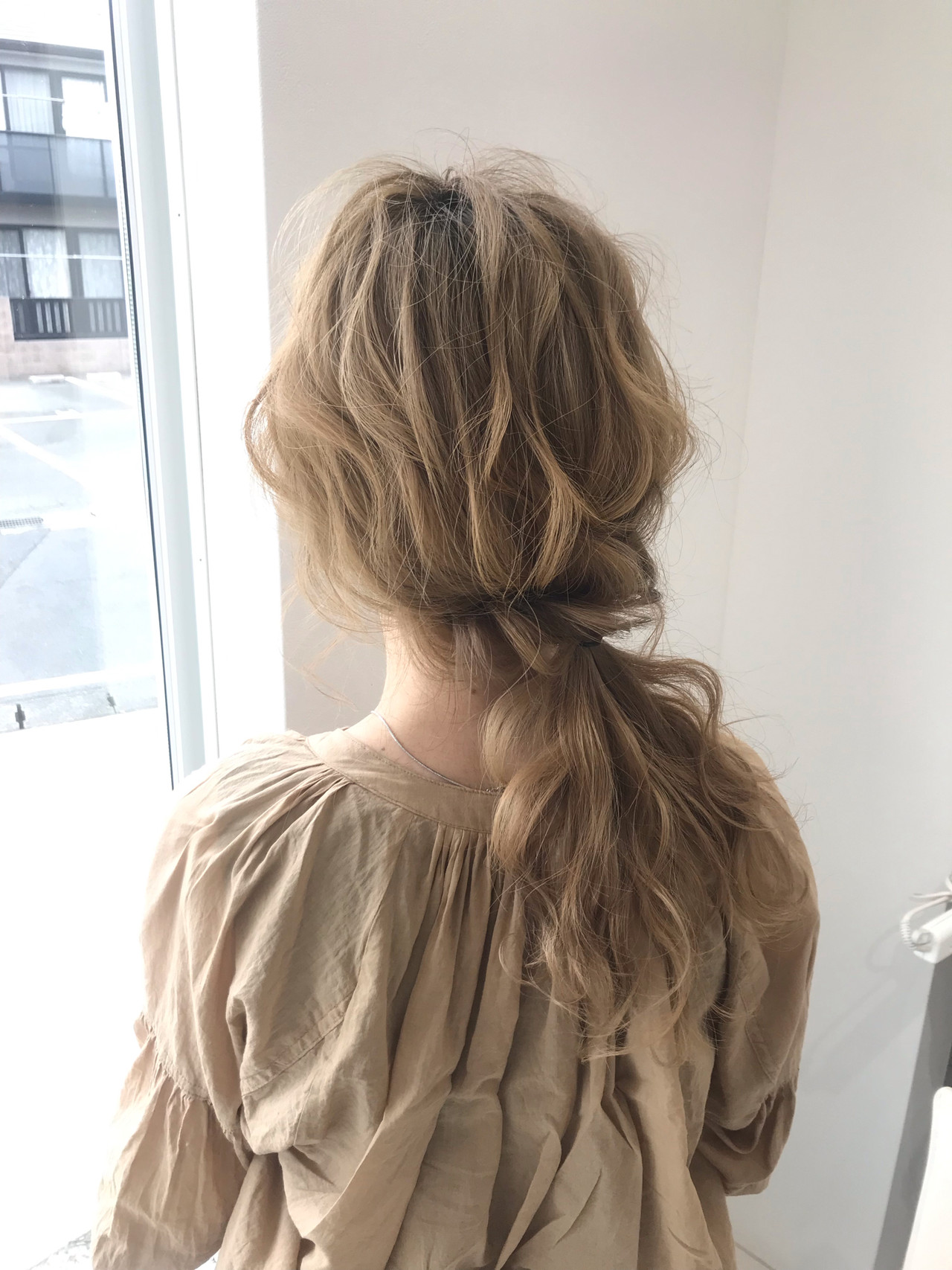 ミディアム 結婚式 デート 簡単ヘアアレンジ Viral ヴァイラル 役谷茜音 Hair
