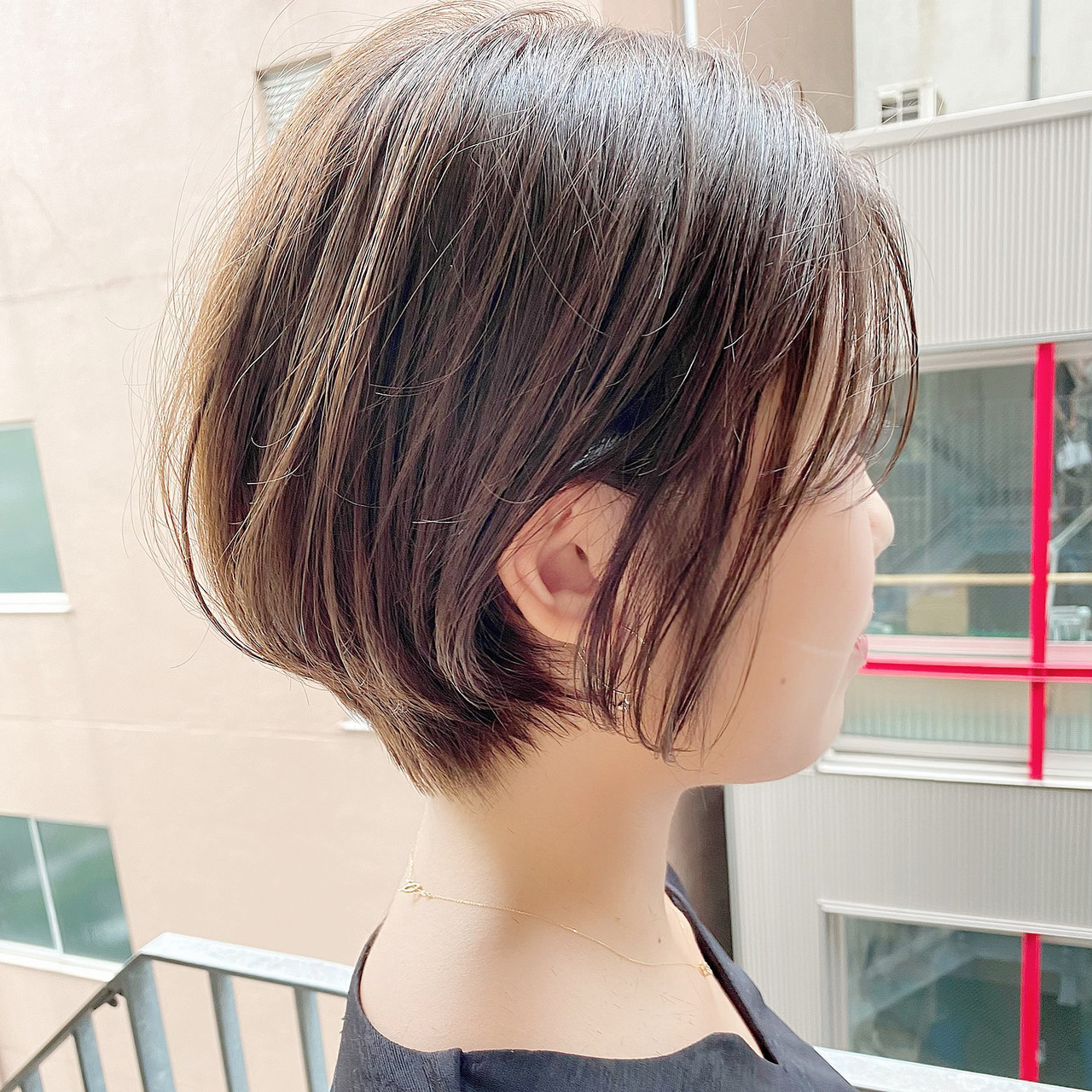 オフィス ショートヘア ショート 大人かわいい Vie 大人可愛い ショート ボブが得意 つばさ 574686 Hair